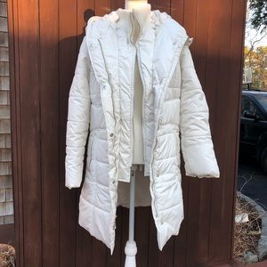 White Puffer coat with hood